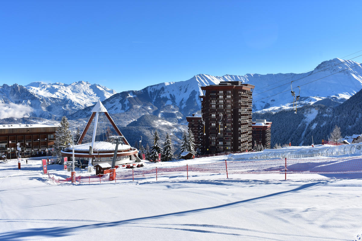 Sun, ski and snow in Le Corbier - Discover Southern Europe